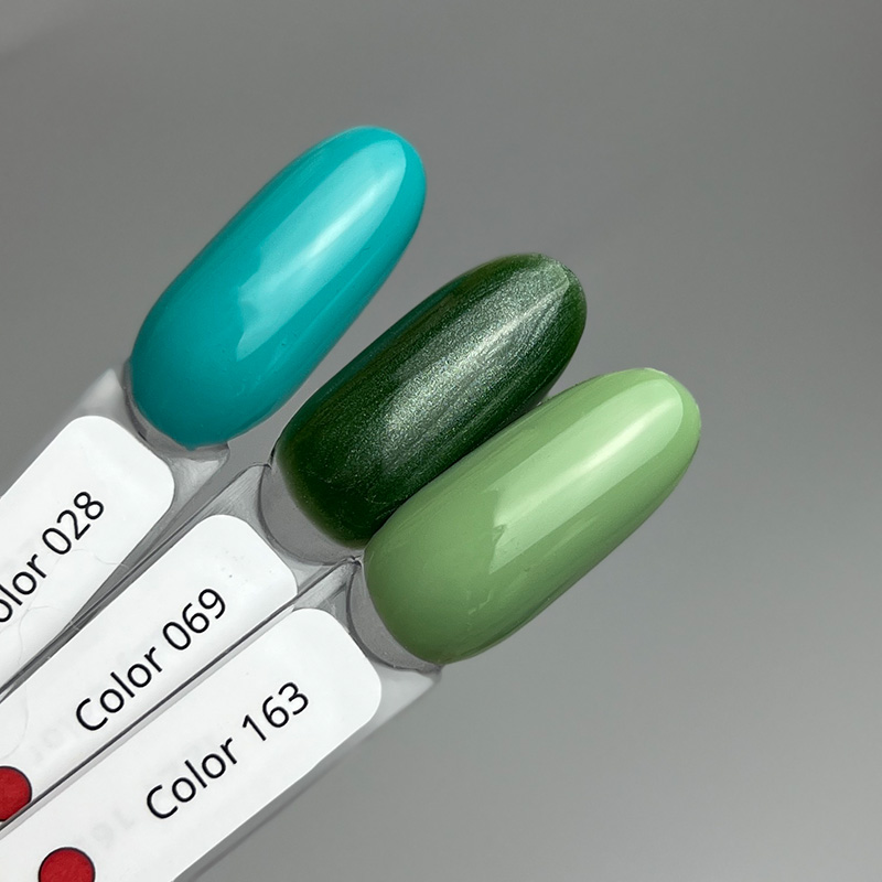 Зелений гель-лак для манікюру з блиском IZZY 69, 12 мл