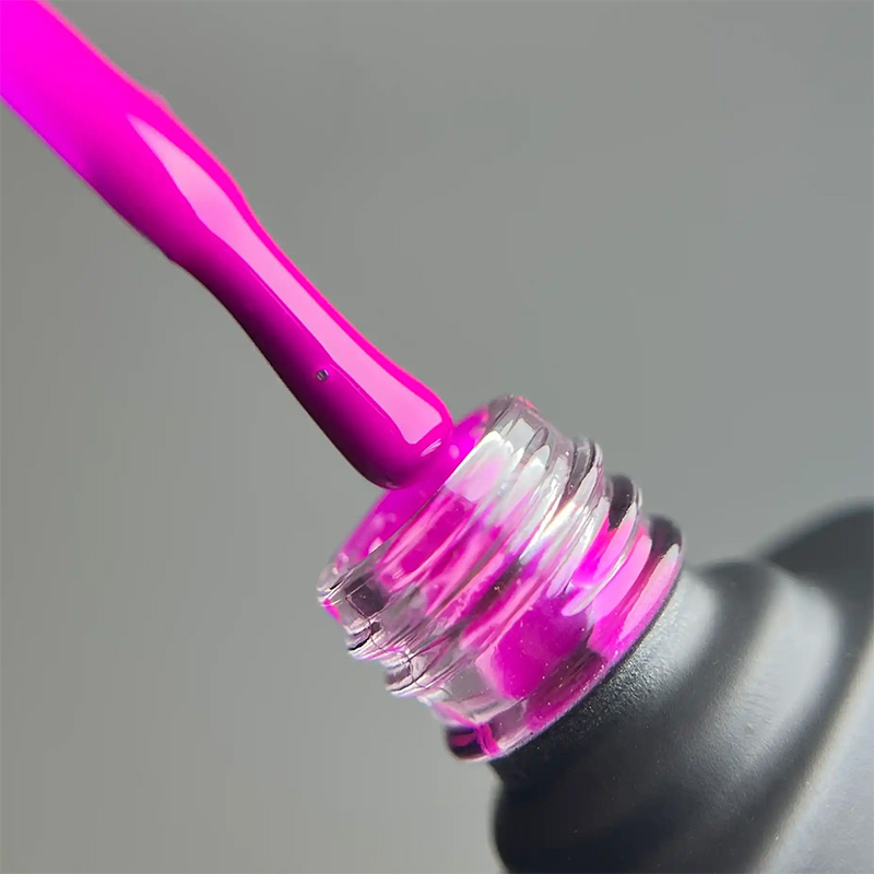 Неоновий люмінесцентний бузковий гель-лак для манікюру IZZY Lumi 03, 10 г