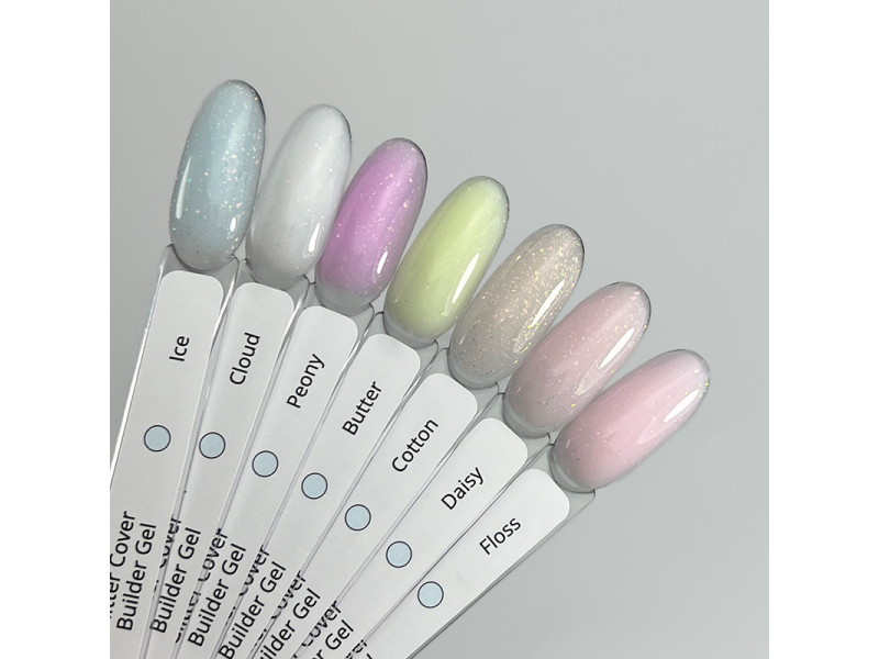 Манікюр гелем з пластівцями Юкі: 5 оригінальних ідей для будь-якого образу