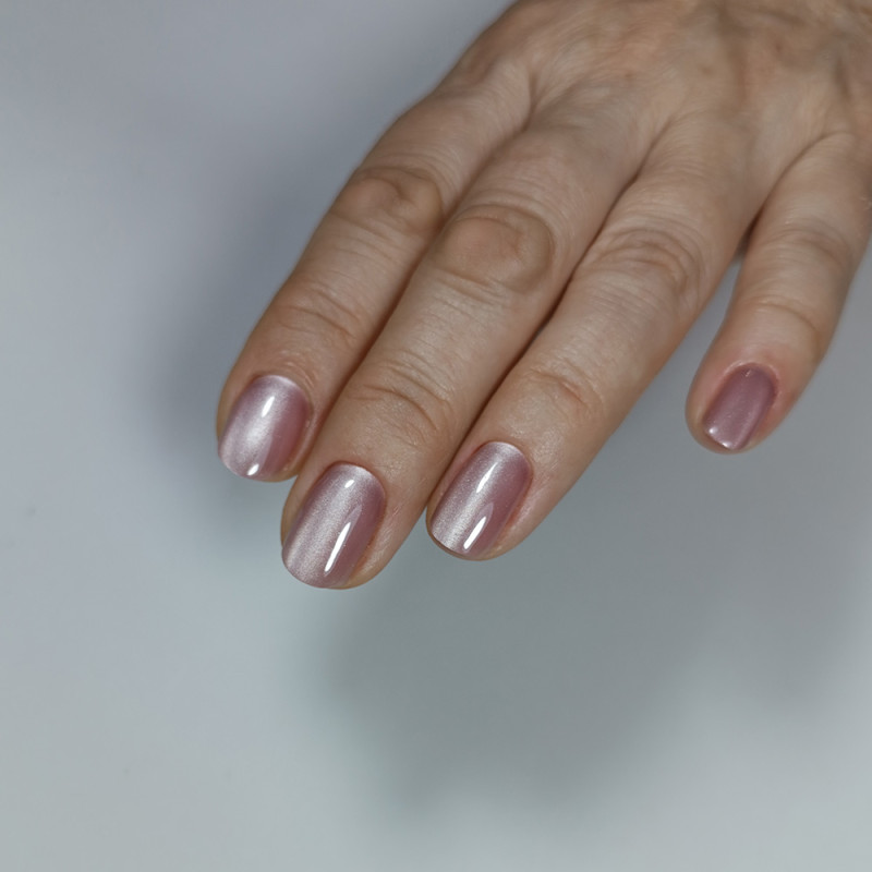 IZZY Cat’s Eye 02 — нюдовий гель-лак "Котяче око", 10 мл