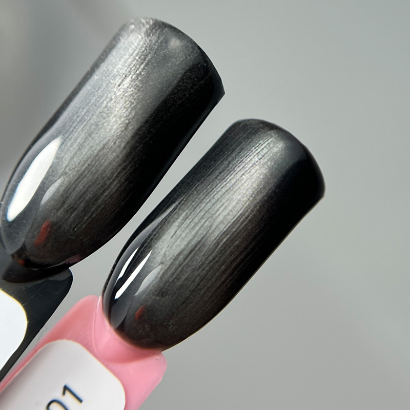 IZZY Cat’s Eye 01 — чорний гель-лак "Котяче око" із срібним блиском, 10 мл