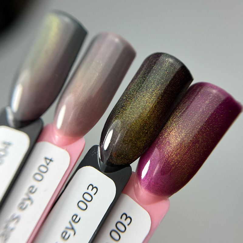 IZZY Cat’s Eye Grey — сірий гель-лак "Котяче око" з рожевим переливом