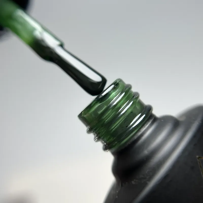 IZZY Bloom Forest темно-зелений вітражний гель-лак, 10 г