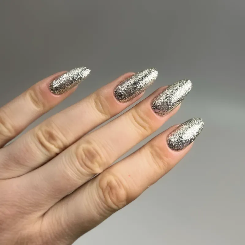Silver Platinum Gel IZZY, 5 г — сріблястий платинум-гель для манікюру