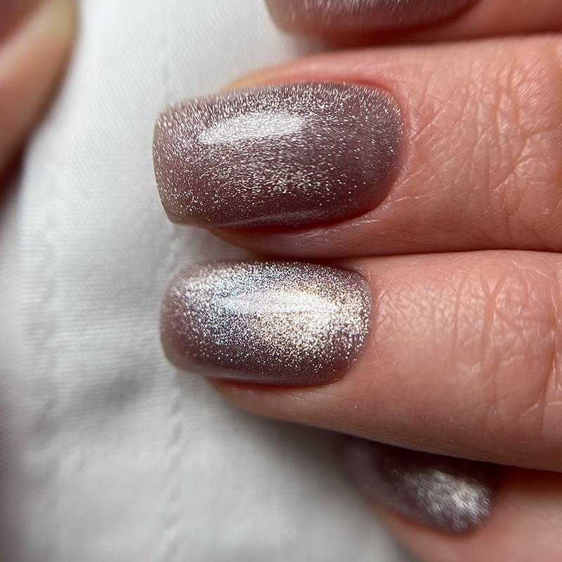 IZZY Cat's Eye 10 гель-лак для манікюру "Котяче око", 10 мл