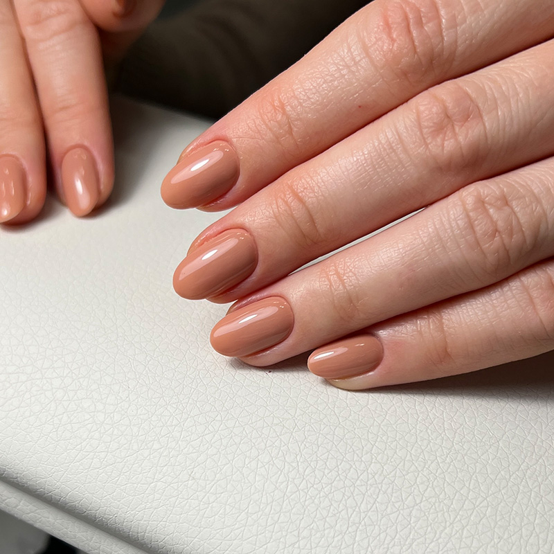 Бежевий гель-лак для манікюру IZZY 44, 12 мл