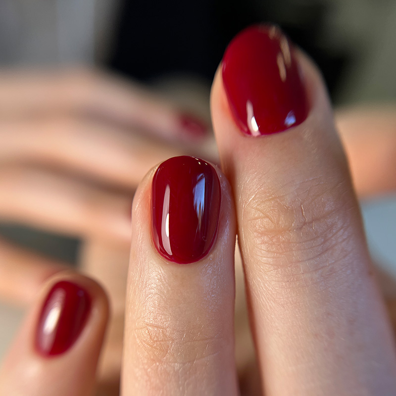 Темний червоний гель-лак для нігтів IZZY 179, 12мл